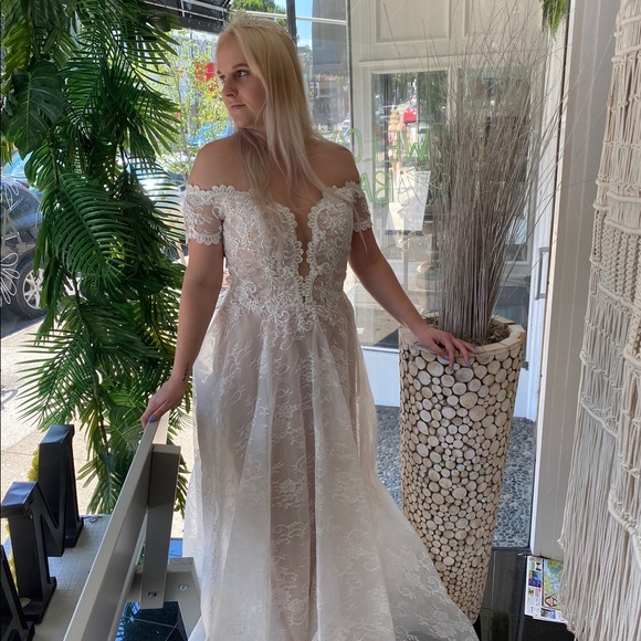 La Femme Dresses & Skirts - White Laced Formal Gown